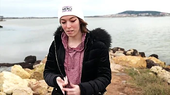 Rose is blowing out two big candles for her 20th birthday! - Jacquie et Michel TV