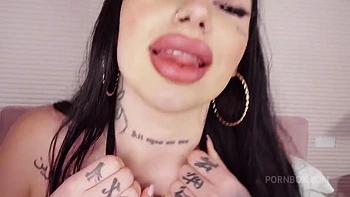 tatuada muy puta se come dos pollas al mismo tiempo y hace dp