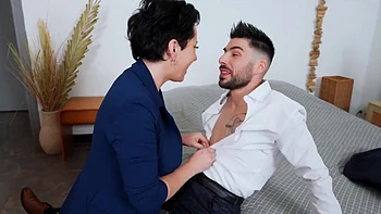 In missionary, Lisa quickly gets wet! - Jacquie et Michel TV