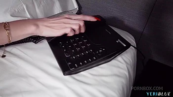 Clea Gaultier Se Folla Al Masajista Del Hotel