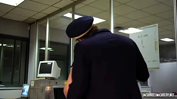 Wild awakening for Anna - Jacquie et Michel TV