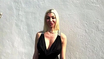 Lena Fit's roommate turns into a sex plan... - Jacquie et Michel TV