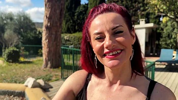 Olivia, 23, warms the atmosphere! - Jacquie et Michel TV