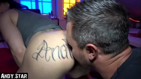 MILF LUTSCHT SPERMA AUS DEM KONDOM NACHDEM JUNGSCHWANZ SIE GEFICKT HAT