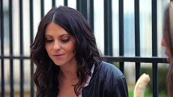 Angy finds in Luna an ideal sensual play partner... - Jacquie et Michel TV