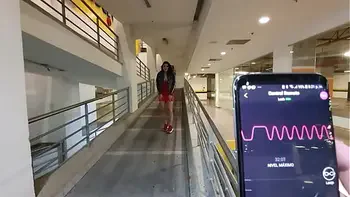 Martinasmith squirting at the Mall parking lot