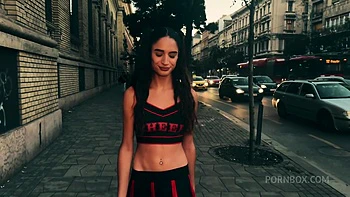 Estudiante francesa Candie Luciani se deja follar por la bbc