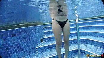 Flashback Mia: Pool - Videos - JohntronX