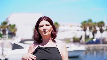 Jessyca enjoys a good massage - Jacquie et Michel TV