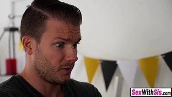 Molly Little And Codey Steele In Stuck 18-years-old Stepsister Fucked By Stepbro