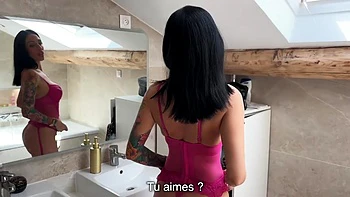 Lila likes a certain literature... - Jacquie et Michel TV