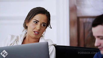 BF Catches His Slutty Girlfriend On Webcam & Records A Sex Show For Her Fans