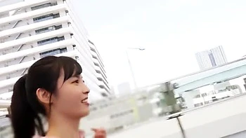 スレンダー巨乳美女がパイ揉みと乳首コリコリ愛撫で感じるラブラブハメ撮り