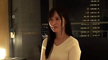 大人の色気漂うGカップ巨乳美女がクリトリス愛撫とクンニでキュートに喘ぐ