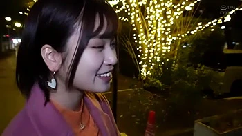 グラマーな美女がイチャイチャキスしておっぱい揉まれ愛情たっぷりフェラ