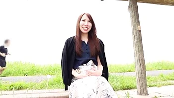 小顔のスレンダー美人妻が乳首愛撫とクンニで艶やかに吐息乱れる