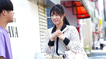 美形お姉さんが愛情いっぱいのキスして男の乳首舐めとフェラ