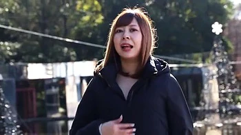 ムチムチ美人妻が敏感乳首で喘ぎ四つん這い手マンで淫らに感じる