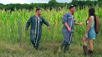 Lorenzo and his hot challenge - Jacquie et Michel TV