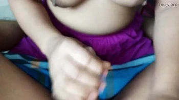 Desi Bhabhi Shahinbd Big Natural Breasts Close-Up - Indian Aunty Homemade Bangla Sex