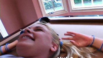 Girl on girl lesbian fingering and pussy eating