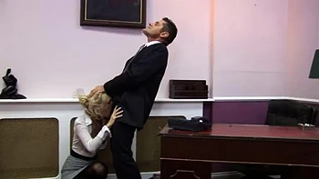 Office assistant pleases her boss: Big Tits, Big Ass  Blowjob Porn