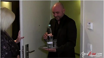 Horny Boy Chris Cobalt Rides Mature Chick Tracy In Hradcore Way