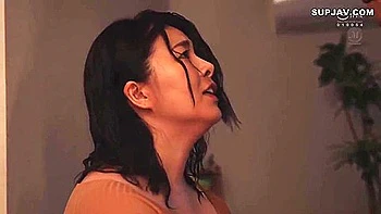 Alone Under The Same Roof Drowning In A Dense Sweaty Sexual Intercourse With A Wet And Transparent Housekeeper Cast(s): Rin Okae (岡江凛)