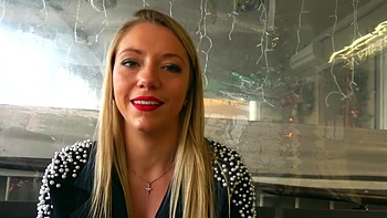 Savannah Bond's Stormy Consultation - Jacquie et Michel TV