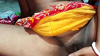 Desi Bhabhi Big Ass Fingering Sex with Oiled Pussy Orgasm