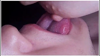 Tungen Slikker Hendes Liderlige Oprejste Lyserode Brystvorter