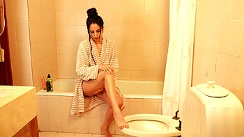 A hot solo bath with sailor suit and sex toys for Sailor Sindy