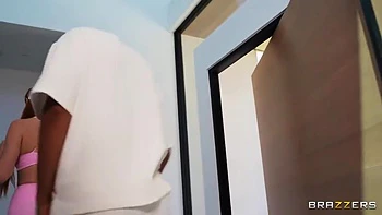 Enticing Skinny Dirt - Exxtra With Elly Clutch