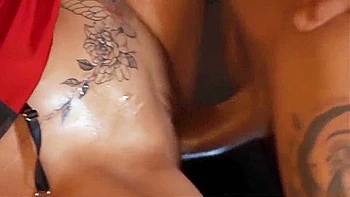 Yorgelis Carrillo And Leo Santos - Private Dancer Gets Oiled Up