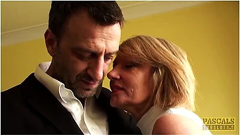 Double - Milfs Amy And Loulou Love To Get Used