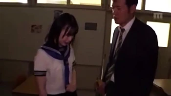 06869,A bitch is fully exposed during sex!