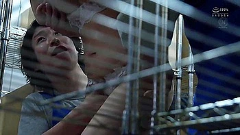 A -time Warehouse Worker Who Works As A Side Husband - This Plain Housewife Will Serve You For The Minimum Wage Of 951 Yen... Momos Marina