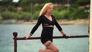 Vampires crack at the babysitter - Jacquie et Michel TV