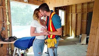 Sucks The Workers Big Fat Cock To Make Sure They Work With Lolly Dames