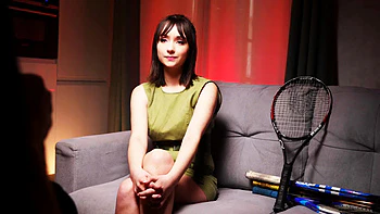 Abby, 20 years old, explores hardcore in all its forms! - Jacquie et Michel TV