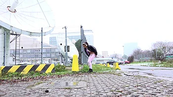 These girls are not afraid of anything!