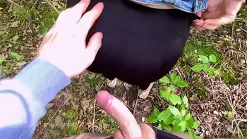 Met a stranger in the woods and quickly fucked her in the bushes