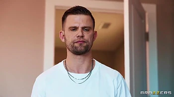 Uses Hayley Daviess Sexy Feet To Give Himself A Footjob - Vince Karter