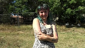 Irogenia, 31 years old, a world of her own... - Jacquie et Michel TV