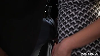 Sandrillon shows great flexibility! - Jacquie et Michel TV