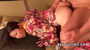 Slutty Japanese mummy in a luxurious kimono, giving a crazy and dissolute bj on cam - JAV uncensored!