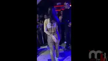 Mesmo gravida fui no show da Mc Mirella na Enigma Club e fodi com desconhecidos.