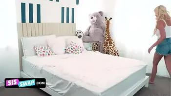 Truth Or Dare Game Ends Up In Pussy Licking And Cock Sucking Foursome For Bored StepSiblings