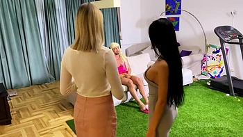 Muscle Boy Fuck 2 Girls Dressed Like A Woman