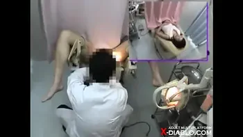 黒髪の美人主婦ヨウコさん（33）　～内診台診察（前半）～ 婦人科診察のすべて　File04-b